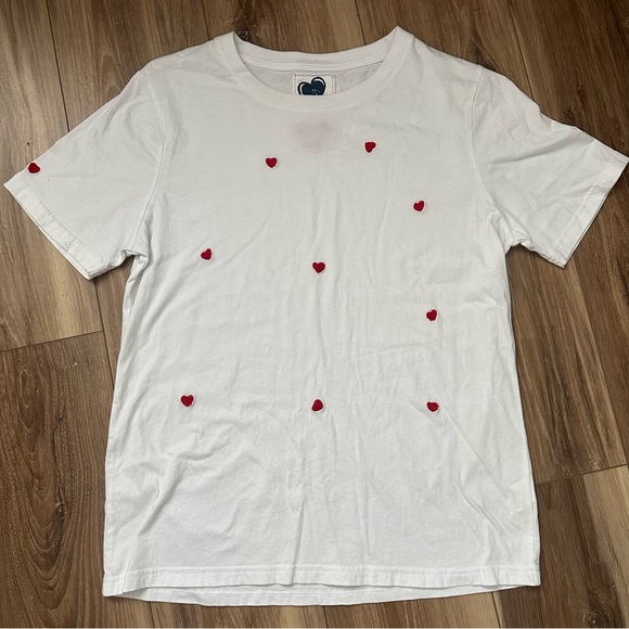 Tops - ♥️Just Madison Hearts Tee - White with Red Heart Embroidery - Size Small